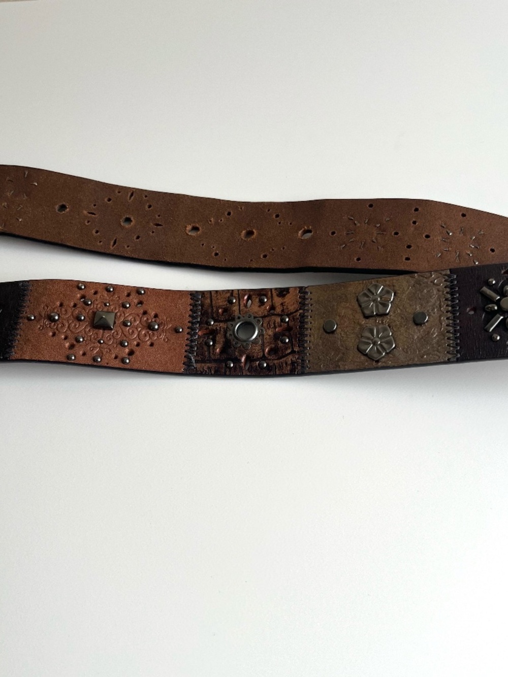 Fossil Studded Multicolor Patchwork Belt Medium 42” Leather Boho Hippy Vintage